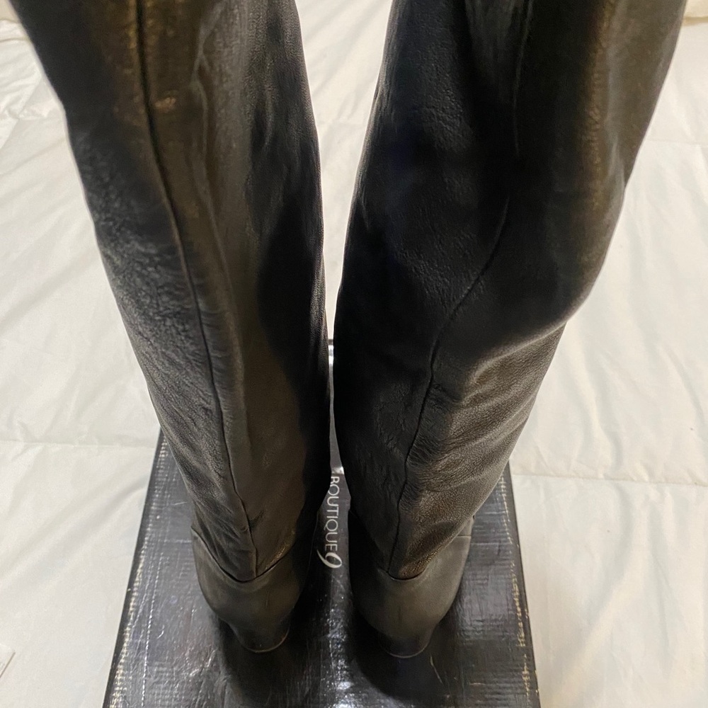 Boots - Picture 3 of 3